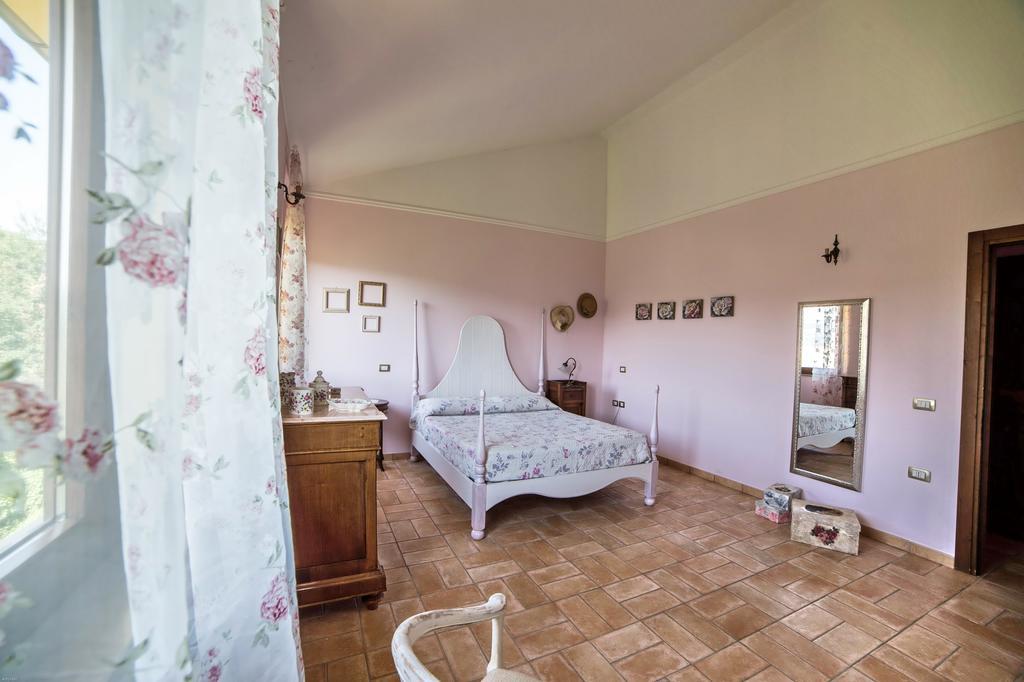 La Rupe Del Falco Monteciccardo Kültér fotó
