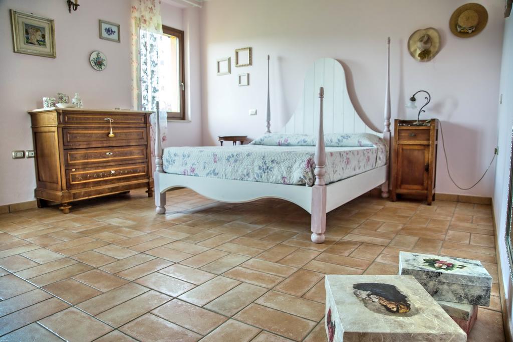 La Rupe Del Falco Monteciccardo Kültér fotó