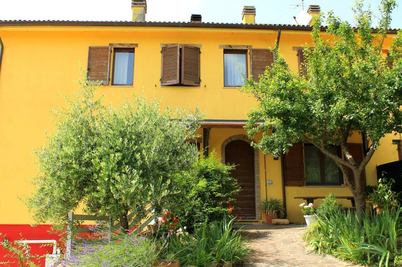 La Rupe Del Falco Monteciccardo Kültér fotó